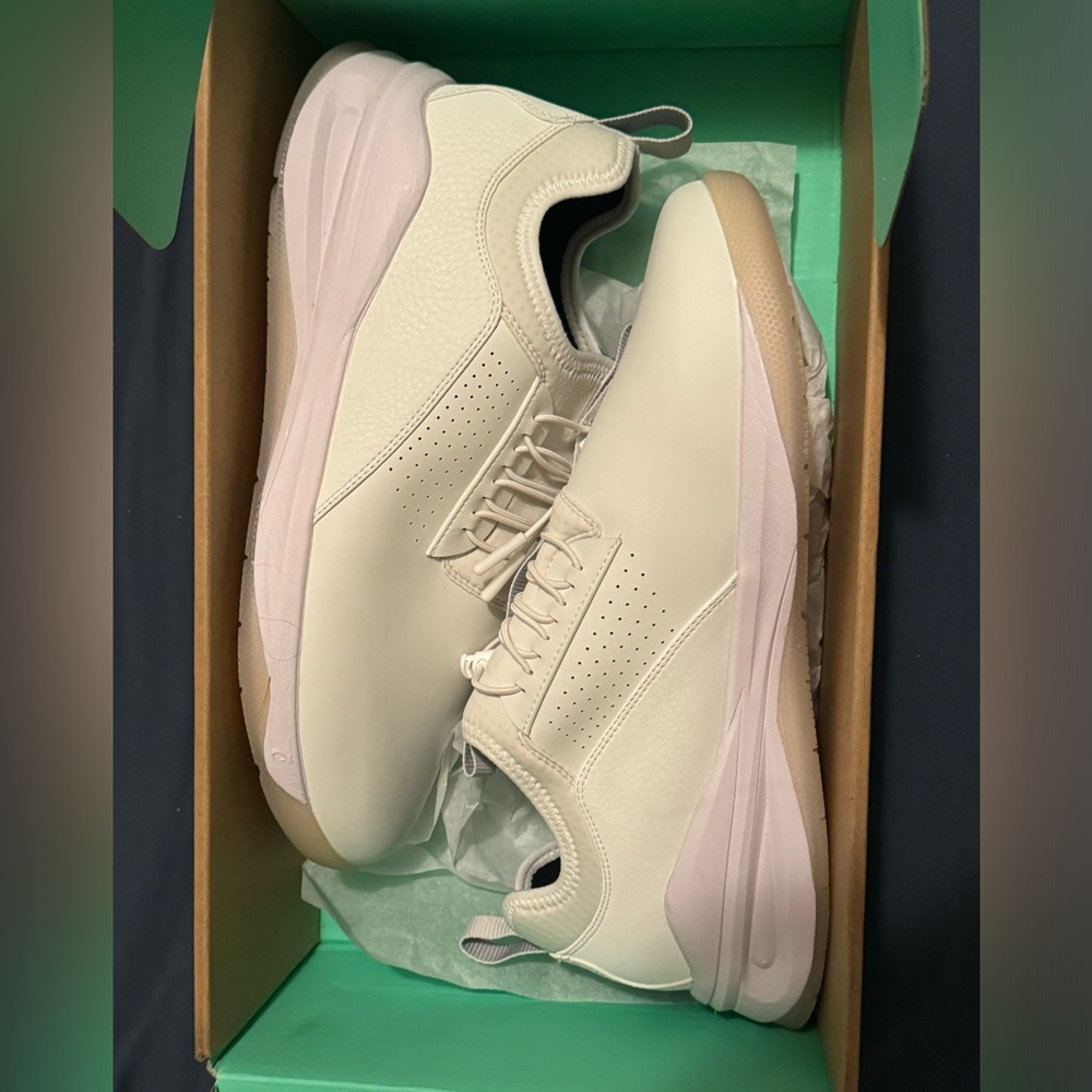 NWB Clove Men’s Nursing Shoes Size 12 Brilliant White Never Worn